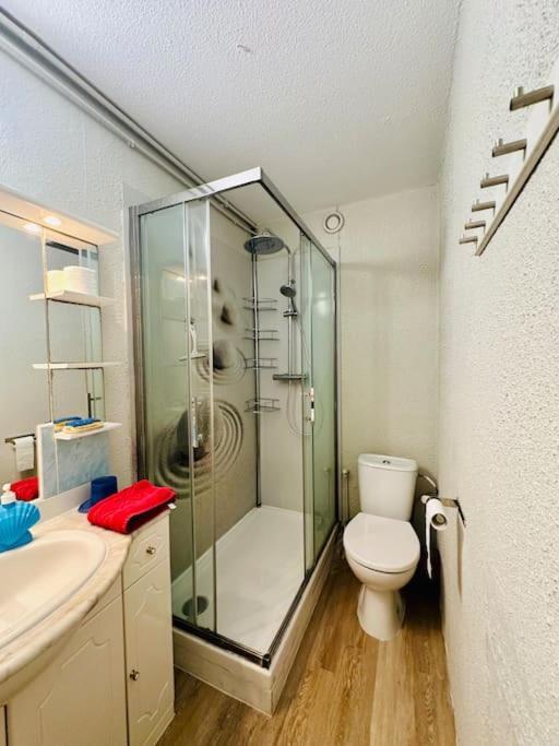 Fonctionnel - 2 Chambres - Bien Situe A 300M De La Plage - Parking Prive De Juin A Sept Кане Екстериор снимка